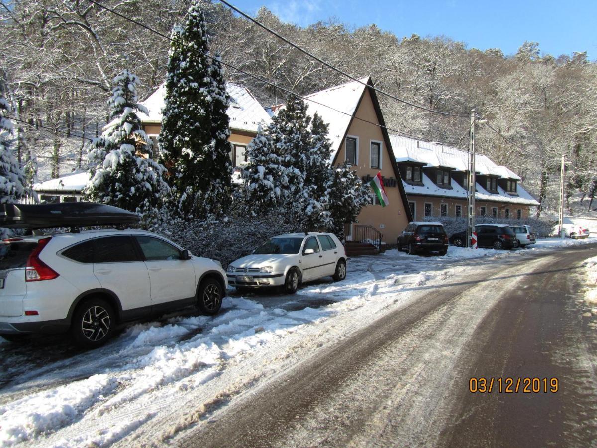 Hotel Sikfokut ノスヴァイ エクステリア 写真